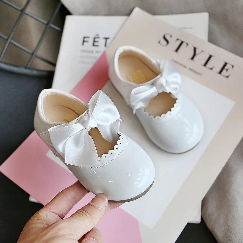 Chaussures d'automne pour bébés filles, chaussures de princesse en cuir verni, chaussures de soirée Mary Janes pour enfants, printemps 2024