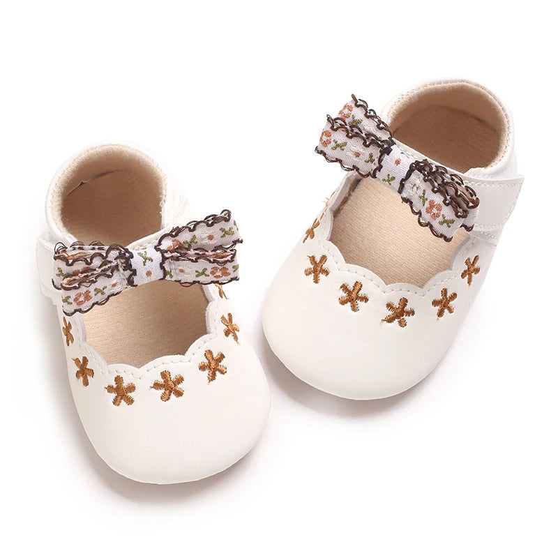 Chaussures de princesse pour bébé fille, en cuir PU souple, avec broderie florale, semelle antidérapante, chaussures pour premiers pas